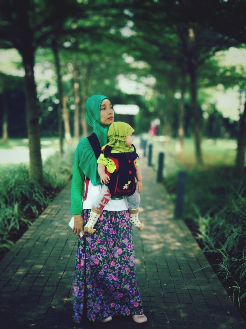 Page 4 of Muslim Girl pictures