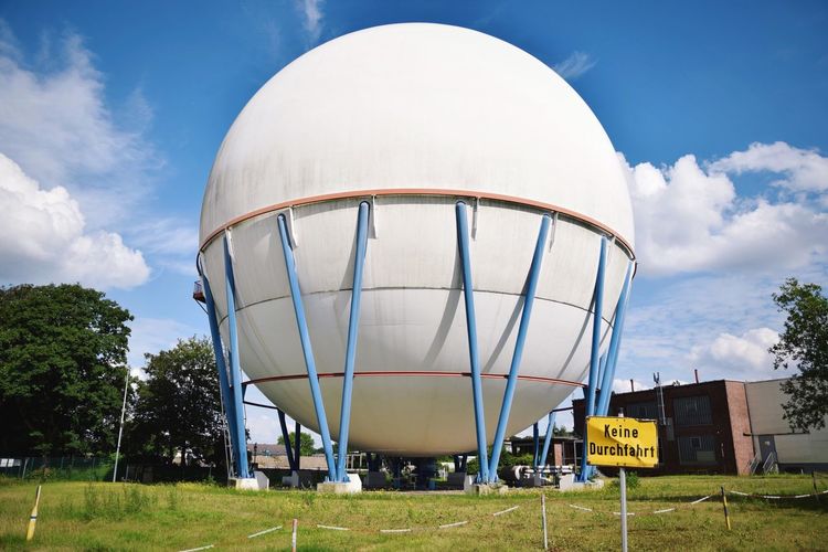 Spherical storage tank