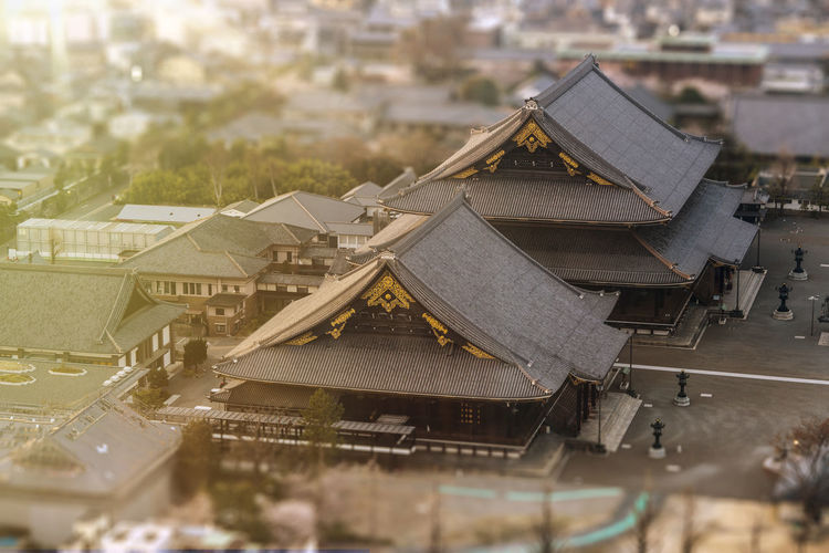 High angle view of kyoto's higashi honganji temple dating from the 17th century.