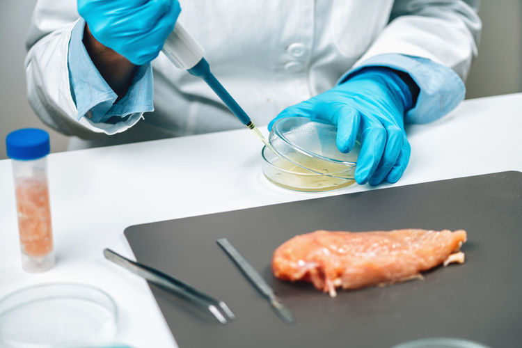 Antibiotics in chicken meat - food quality inspection in a laboratory