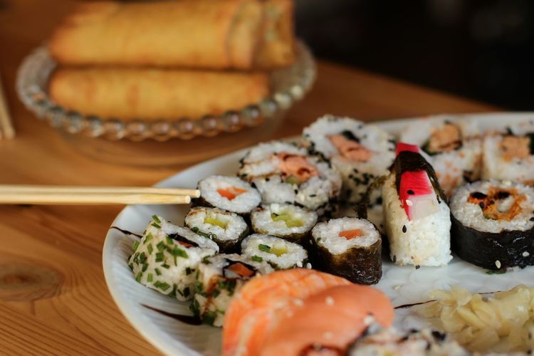 Close-up of sushi in plate on table