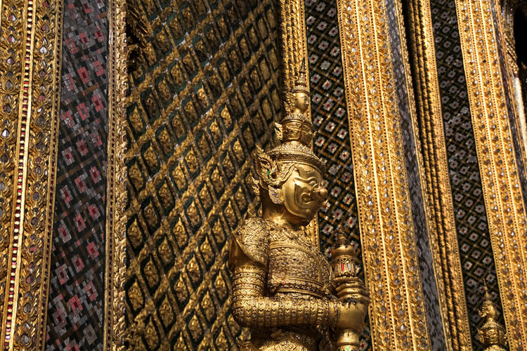 Wat phra kaew , amazing detail inside the temple