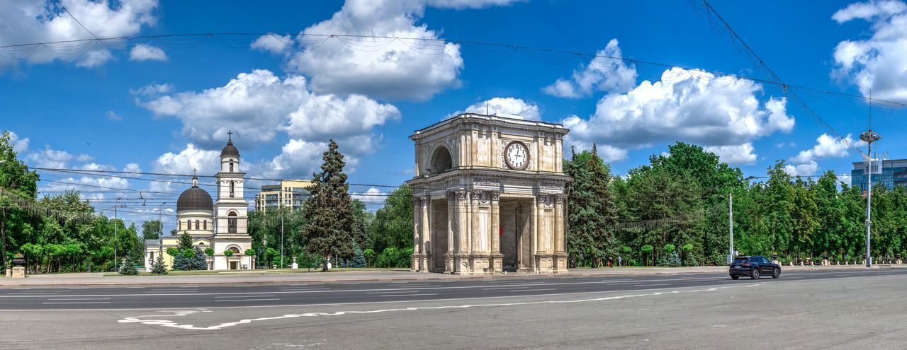 Stefan cel mare boulevard in chisinau, moldova