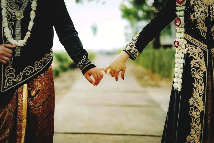 Love and marriage ties with javanese traditions