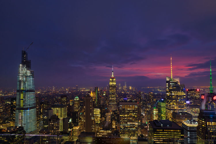 New york skyline from the top of the rock observation deck in rockefeller center at dusk 