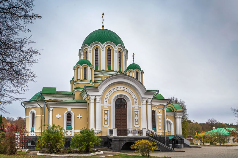Transfiguration cathedral in tikhonov assumption monastery, russia