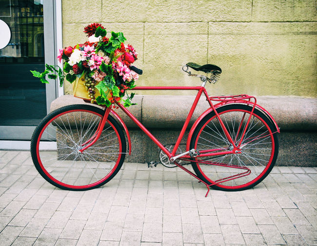 Vintagw bicycle with floral basket