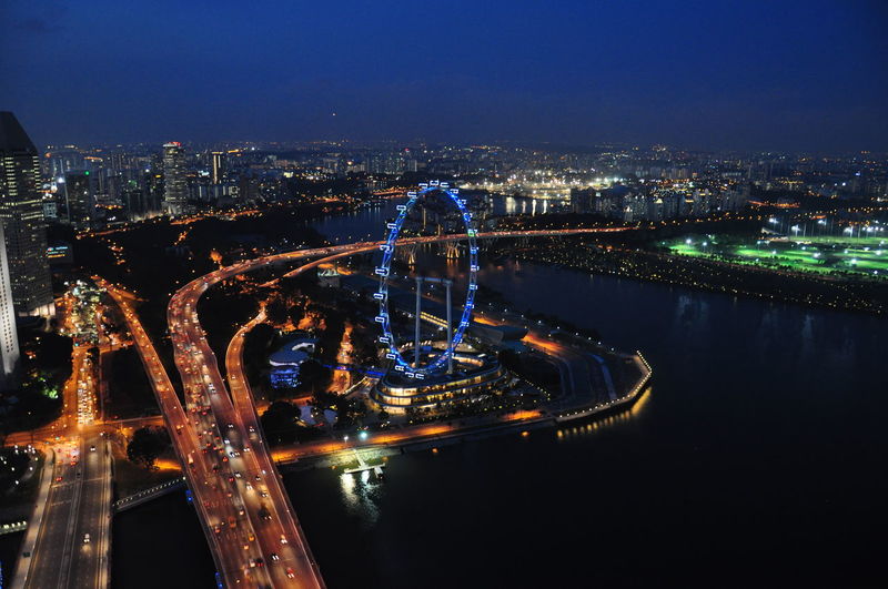 Illuminated city at night
singapore by night
nightshoot
singapore flyer