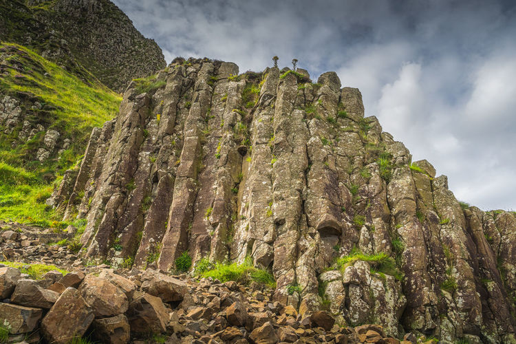 Hexagonal rock formation, interlocking basalt columns in giants causeway, northern ireland