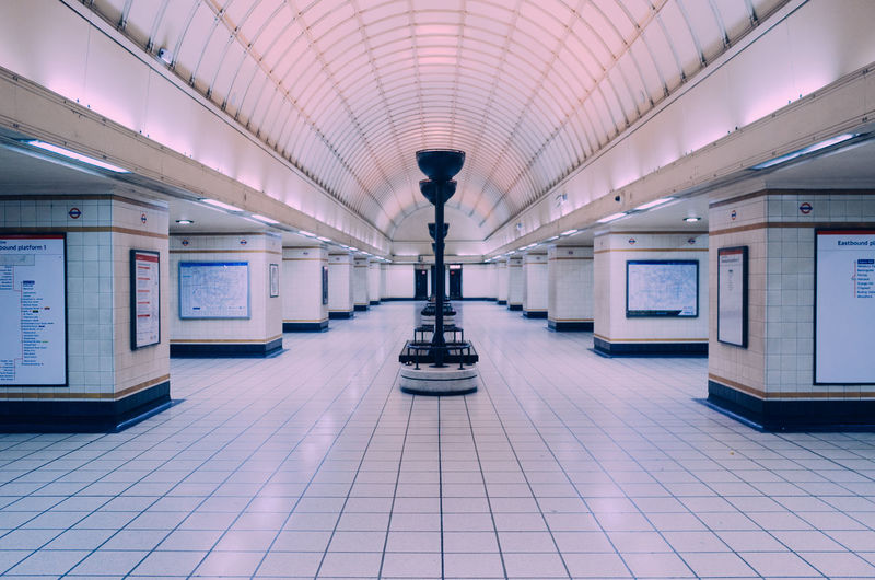 Empty gants hill tube station