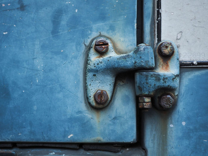 Door hinges old blue car
