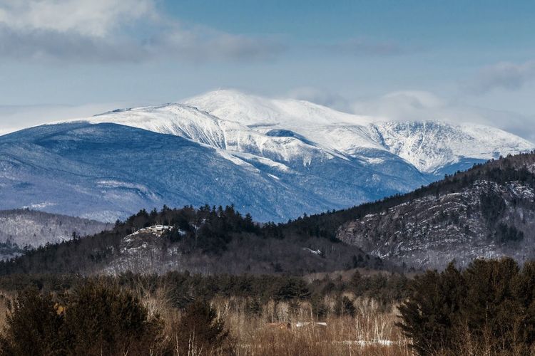 Snowcapped mount washington against sky