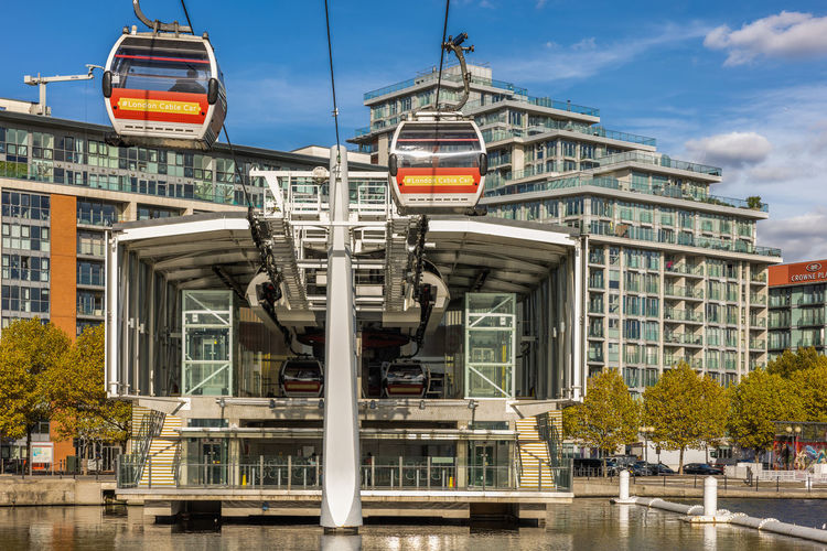 The london cable car, nicknamed the dangleway. at  royal victoria dock. 
 shot 11 october 2022.