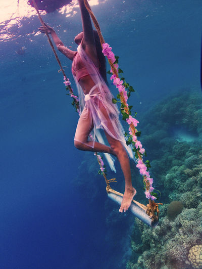 Free diver model on a swing