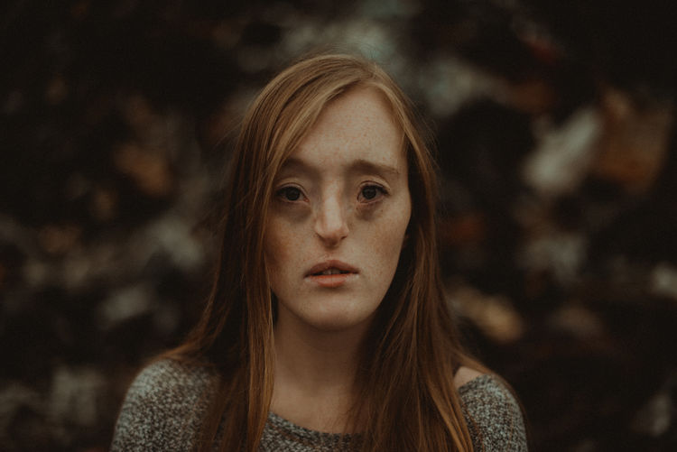 Close-up Day Focus On Foreground Front View Long Hair Looking At Camera One Person Outdoors People Portrait Real People Young Adult Young Women