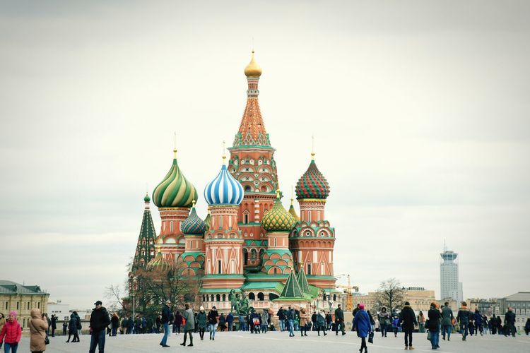 People in front of st basil cathedral