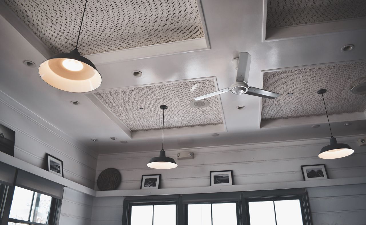 50 Hanging Light Pictures Hd Download Authentic Images On Eyeem