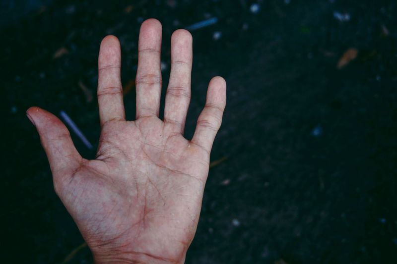 Close-up of cropped hand 
