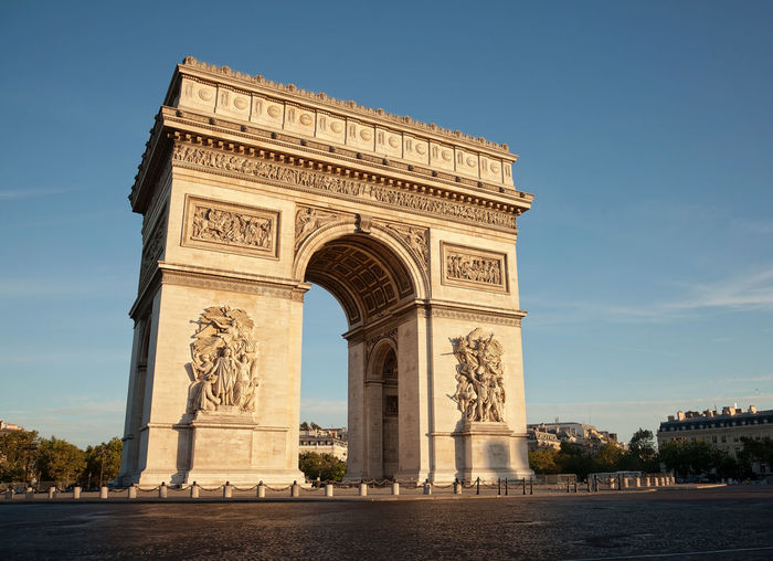 Low angle view of arc de triomphe 