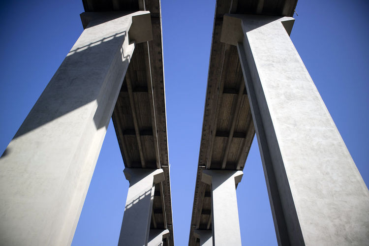 Photographic documentation of a stretch of motorway on reinforced concrete pylons
