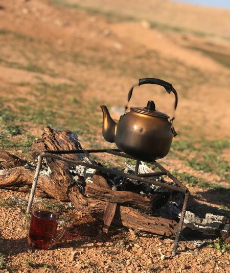 The bedouin does not dispense with drinking tea on cold winter days