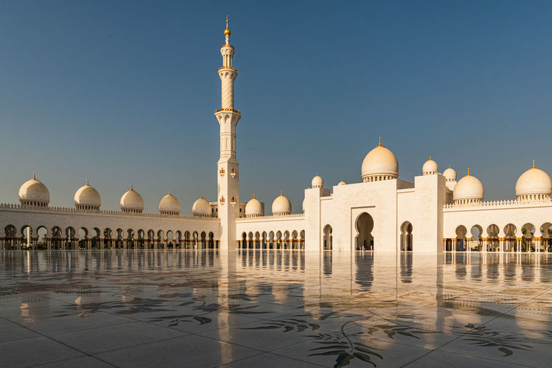 Sheikh zayed grand mosque in abu dhabi