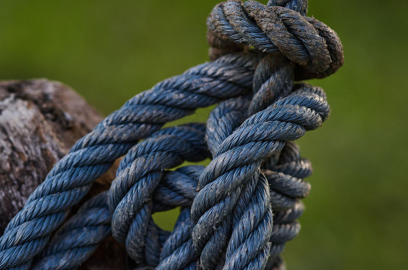 The complexity knot of dirty rope
