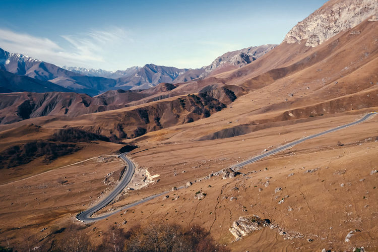 Serpantine road in the ingushetian mountains. mountains view