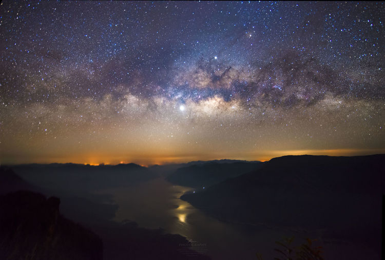 SCENIC VIEW OF SKY AT NIGHT