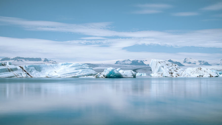 Panoramic view of floating icebergs at jökulsárlón glacier lagoon, vatnajökull, iceland